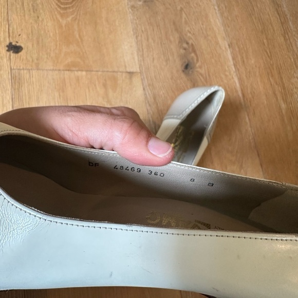 Salvatore Ferragamo Women's Cream and Tan Leather Pumps - Picture 8 of 8